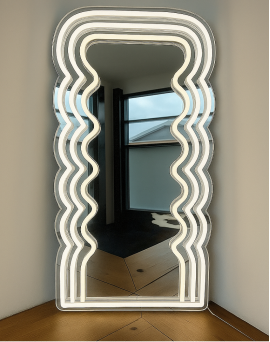 Neon Çerçeveli Dekoratif Boy Aynası